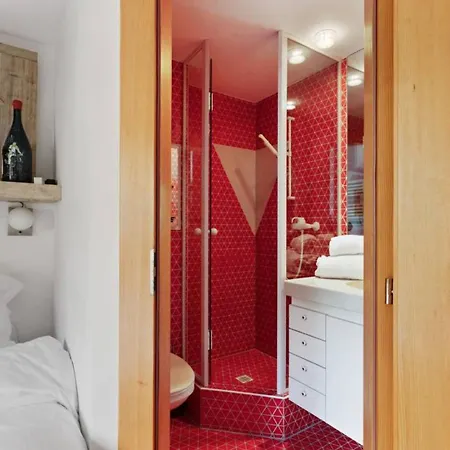 Homely And Spacious Penthouse Centrally Located - What'app - 0034-635-520-036 - For Reservations! * Verbier