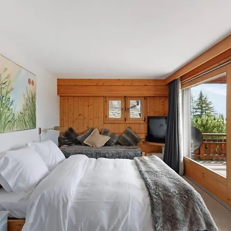 Apartment Homely And Spacious Penthouse Centrally Located - What'app - 0034-635-520-036 - For Reservations! *