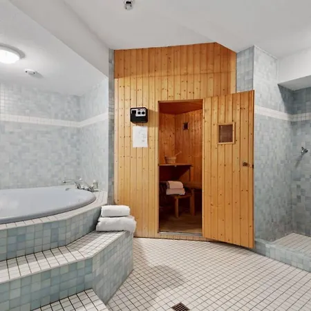 Apartment Homely And Spacious Penthouse Centrally Located - What'app - 0034-635-520-036 - For Reservations!